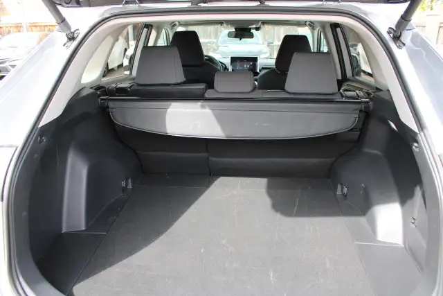 2025 Toyota RAV4 XLE - Photo 20