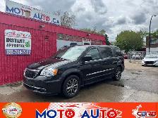 2015 Chrysler Town & Country S