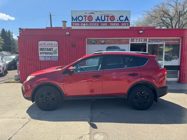 2013 Toyota RAV4 LE - Photo 2