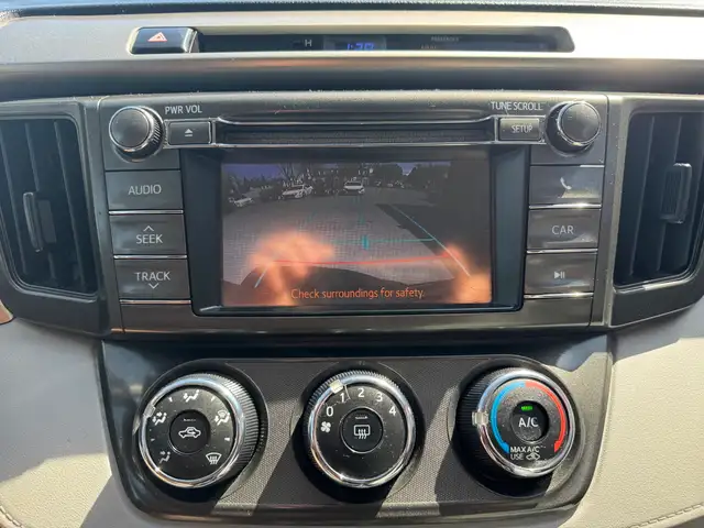 2013 Toyota RAV4 LE - Photo 9