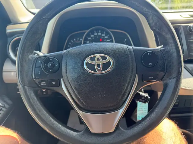 2013 Toyota RAV4 LE - Photo 10
