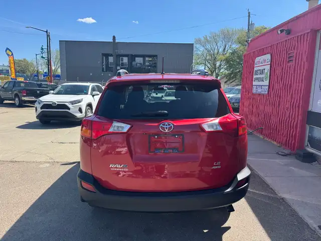 2013 Toyota RAV4 LE - Photo 17