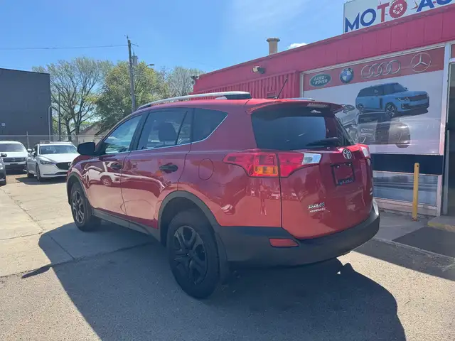 2013 Toyota RAV4 LE - Photo 18