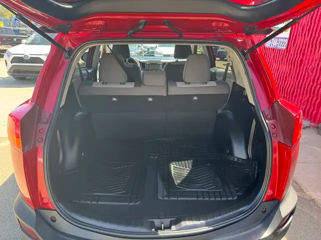 2013 Toyota RAV4 LE - Photo 19