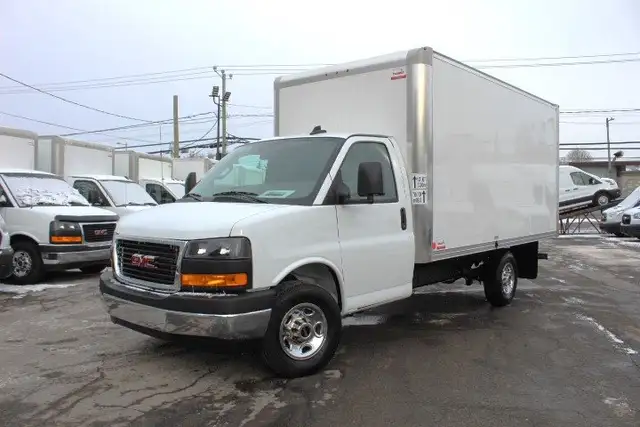 2025 GMC Savana CUBE 14 PIEDS ROUE SIMPLE / 6.6 LITRES / CAMION - Photo 3