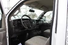2025 GMC Savana CUBE 14 PIEDS ROUE SIMPLE / 6.6 LITRES / CAMION - Photo 9
