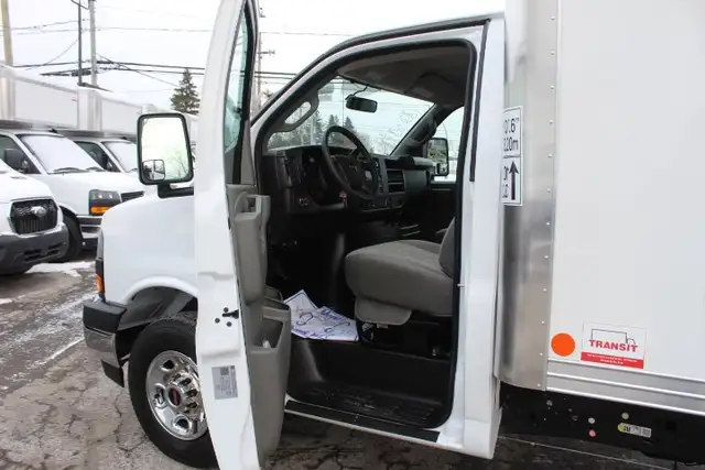 2025 GMC Savana CUBE 14 PIEDS ROUE SIMPLE / 6.6 LITRES / CAMION - Photo 10