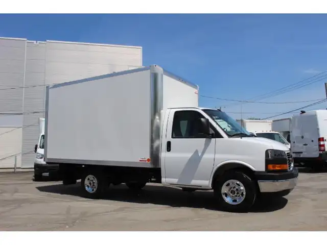 2025 GMC Savana CUBE 12 PIEDS ROUE SIMPLE 6.6 LITRES 117 KM / CA - Photo 2