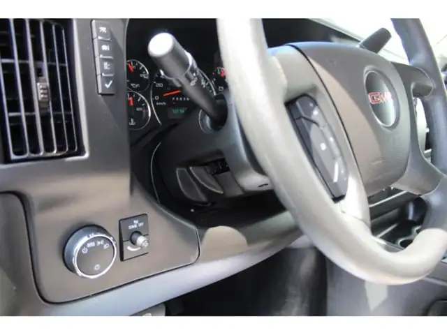 2025 GMC Savana CUBE 12 PIEDS ROUE SIMPLE 6.6 LITRES 117 KM / CA - Photo 10