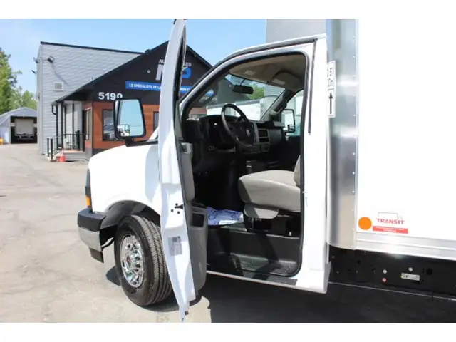 2025 GMC Savana CUBE 12 PIEDS ROUE SIMPLE 6.6 LITRES 117 KM / CA - Photo 12