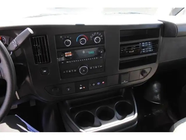 2025 GMC Savana CUBE 12 PIEDS ROUE SIMPLE 6.6 LITRES 117 KM / CA - Photo 14
