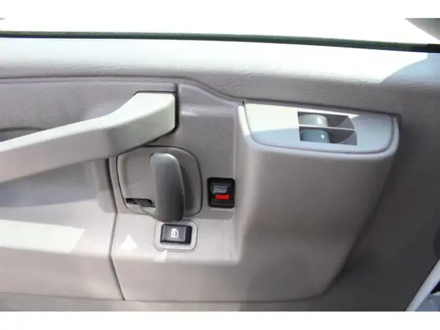 2025 GMC Savana CUBE 12 PIEDS ROUE SIMPLE 6.6 LITRES 117 KM / CA - Photo 17