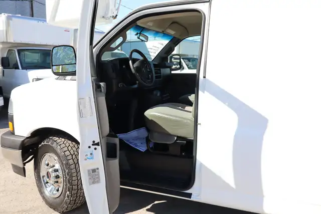 GMC Savana Cargo ALLONGÉ CARGO NACELLE RH38D ISOLÉ / 41.000 KM C - Photo 23