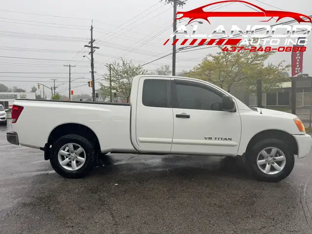 2011 Nissan Titan SV 4x4 King Cab LWB (CERTIFIED) - Photo 4