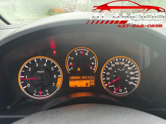 2011 Nissan Titan SV 4x4 King Cab LWB (CERTIFIED) - Photo 14
