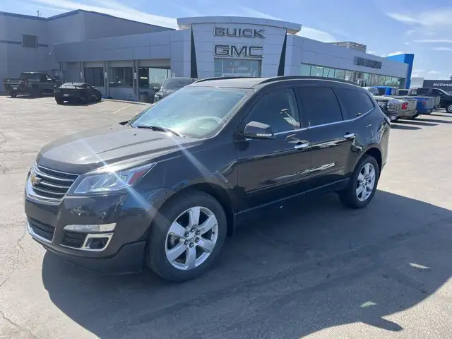 2017 Chevrolet Traverse LT - Photo 2