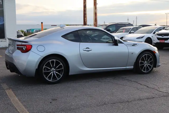 2017 Toyota 86 - Photo 7