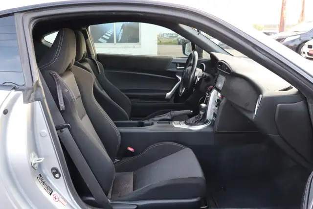 2017 Toyota 86 - Photo 17