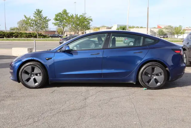 2022 Tesla Model 3 - Photo 4