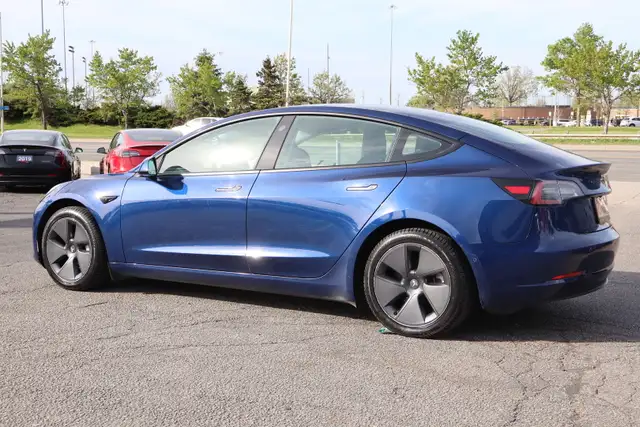 2022 Tesla Model 3 - Photo 5