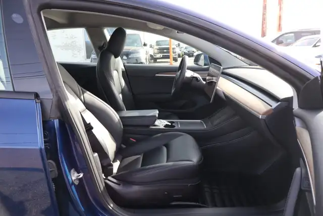 2022 Tesla Model 3 - Photo 9