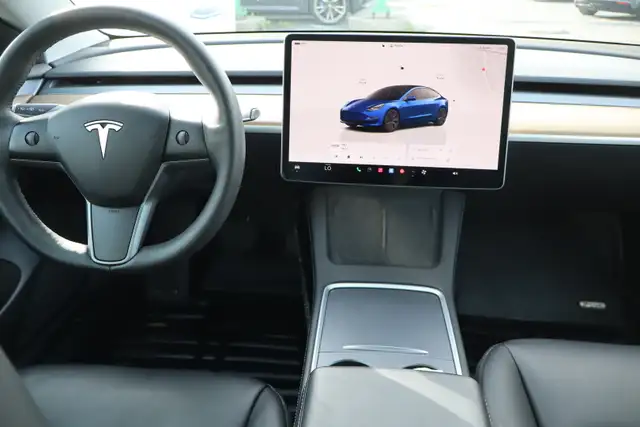2022 Tesla Model 3 - Photo 13