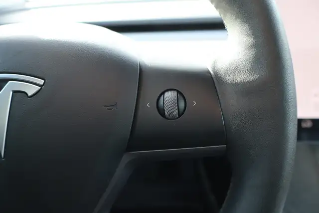 2022 Tesla Model 3 - Photo 15