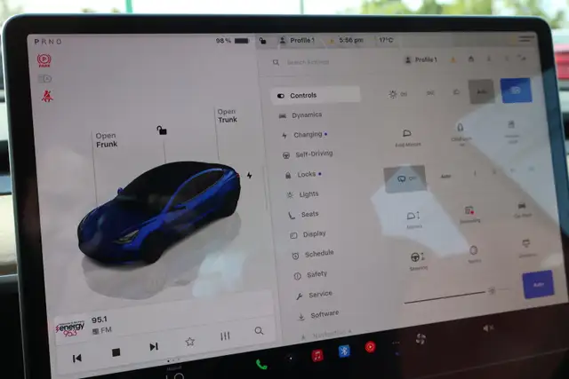 2022 Tesla Model 3 - Photo 18