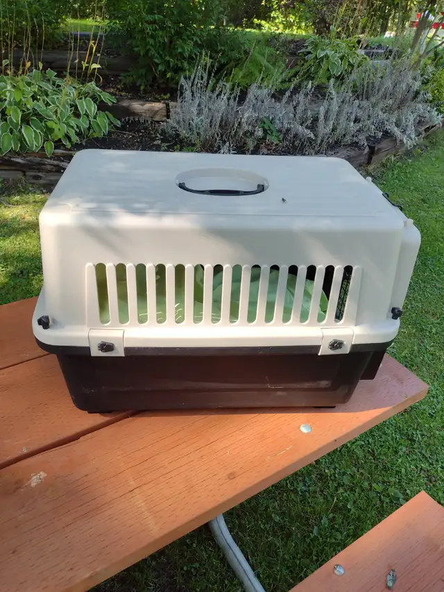 Like new cat carrying cage - Photo 6