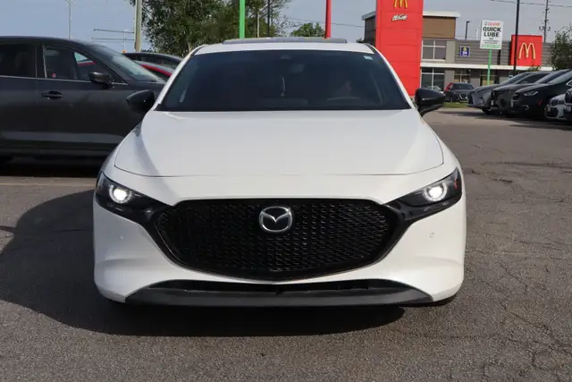 2023 Mazda MAZDA3 - Photo 2