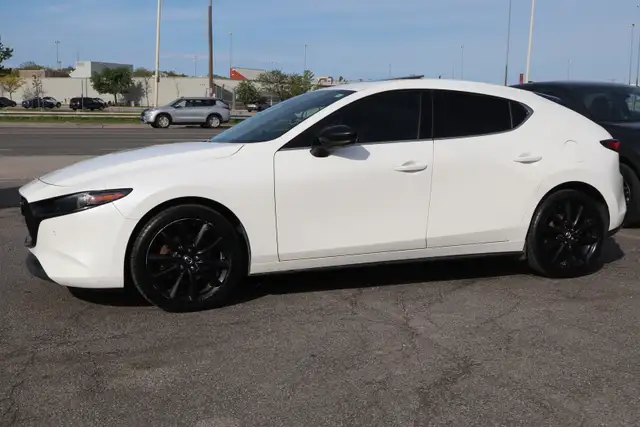 2023 Mazda MAZDA3 - Photo 3