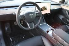2023 Tesla Model 3 - Photo 17