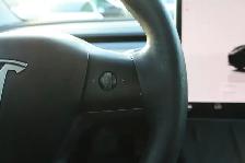 2023 Tesla Model 3 - Photo 18