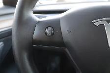 2023 Tesla Model 3 - Photo 19
