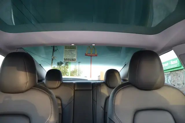2023 Tesla Model 3 - Photo 25