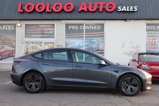 2023 Tesla Model 3 - Photo 27