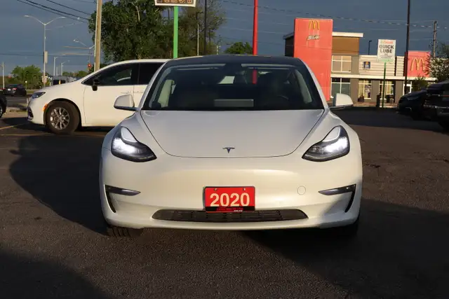 2020 Tesla Model 3 - Photo 2