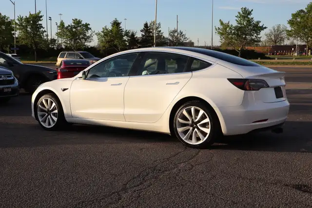 2020 Tesla Model 3 - Photo 5