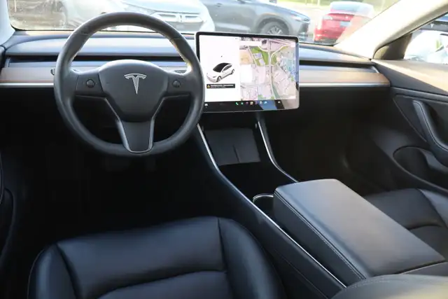 2020 Tesla Model 3 - Photo 14