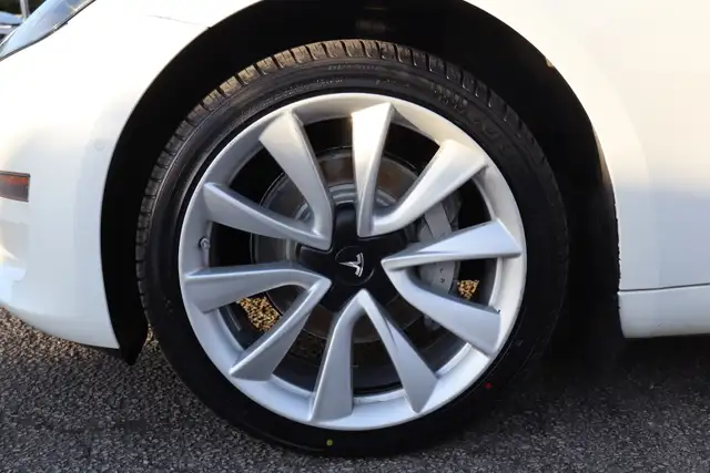 2020 Tesla Model 3 - Photo 15