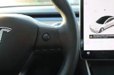 2020 Tesla Model 3 - Photo 18