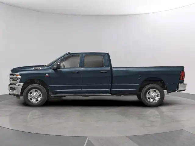 2026 Ram 3500 - Photo 3