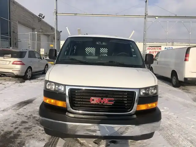 2018 GMC Savana - Photo 5