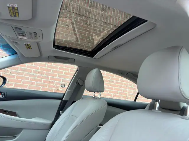2011 Lexus ES 350 Navigation certified - Photo 8