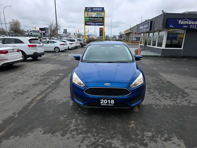 2018 Ford Focus SE Hatch - Photo 2