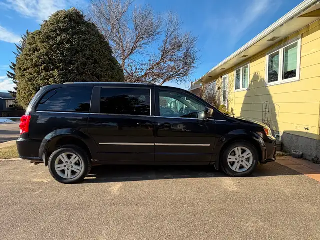 2013 Dodge Grand Caravan Crew wheelchair conversion