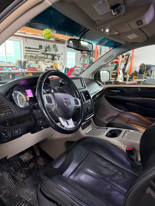 2013 Dodge Grand Caravan Crew wheelchair conversion - Photo 5