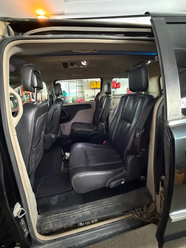 2013 Dodge Grand Caravan Crew wheelchair conversion - Photo 6