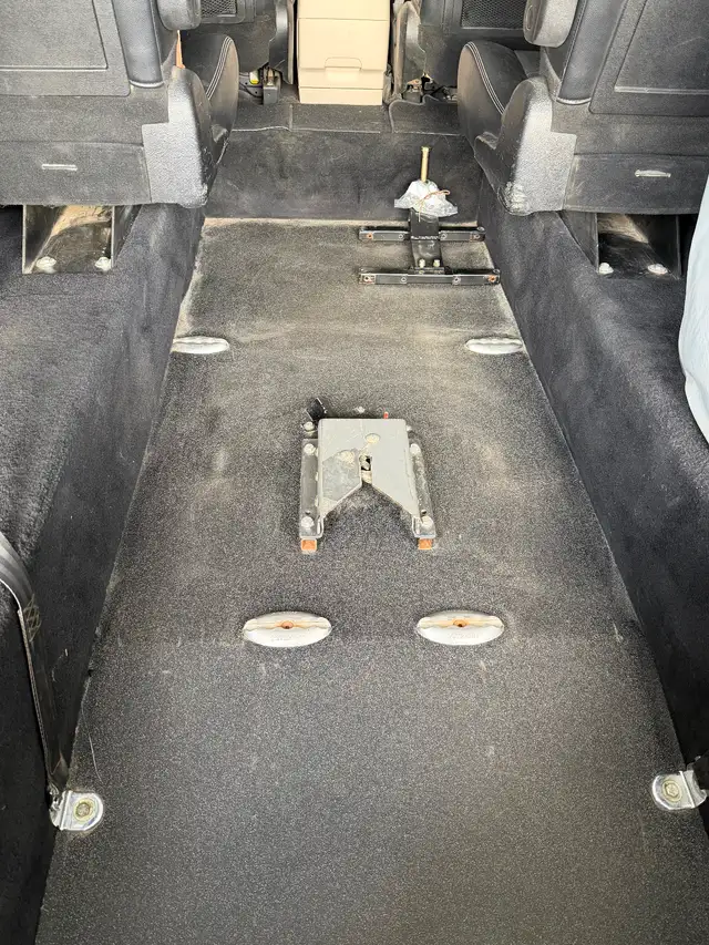 2013 Dodge Grand Caravan Crew wheelchair conversion - Photo 9