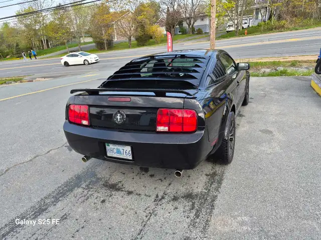 2005 Ford Mustang - Photo 3